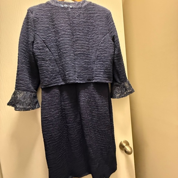 NY Collection Textured Navy Ensemble - Picture 7 of 7